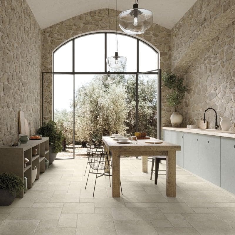 Cuisine en pierre avec arche — Maison Mahistre